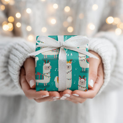 Llamas Sing Holiday Cheer