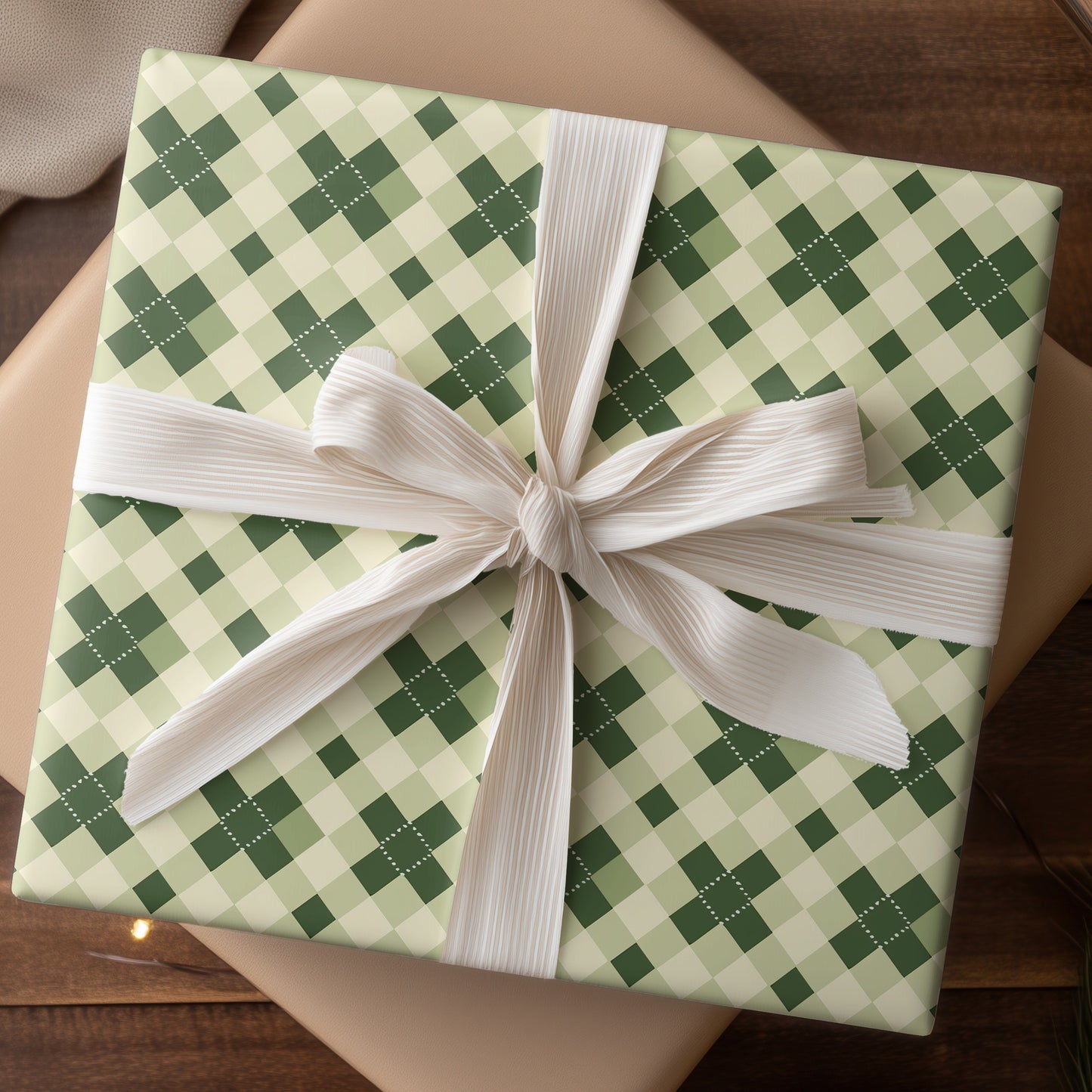 Green Lattice Weaves Quiet Rhythms